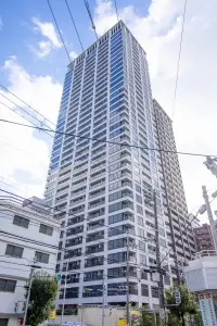 総戸数250戸の制振構造タワーマンションです。