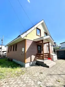 １９９５年８月築　スウェーデンハウス施工　木製トリプルガラスを使用しています。