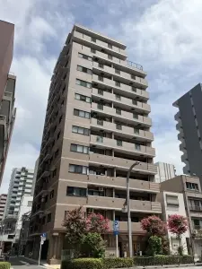 タイル張りの外観