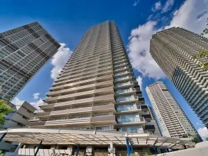 Ｗ　Ｃｏｍｆｏｒｔ　Ｔｏｗｅｒｓ　ＷＥＳＴ