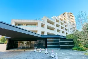 アリュールゼームス坂