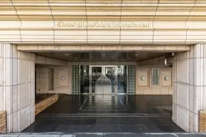 重厚感のあるエントランス