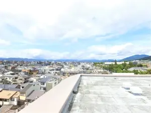 ルーフバルコニーから北側の眺望です。（眺望については永続的に保証されるものではありません。）