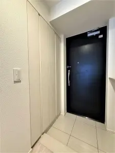 玄関にも収納がございます