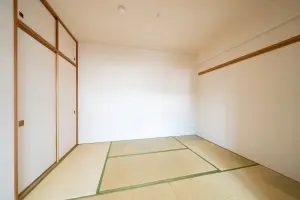 グローサス朝霞台