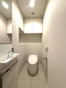 温水洗浄便座付きトイレ