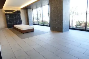 サーパス中今泉