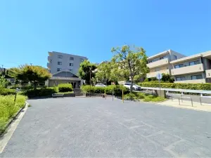 ライオンズヒルズ上大岡