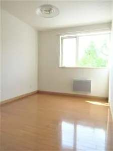 2階洋室（約6.5帖）