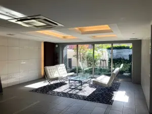 エントランスホール