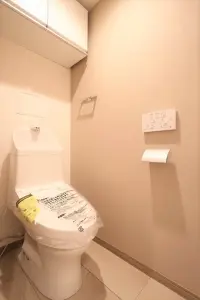 温水洗浄便座付きのトイレ