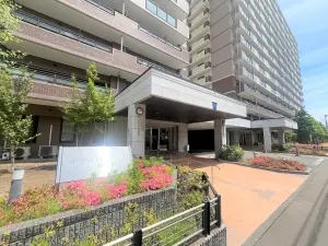重厚なエントランス