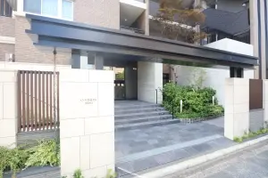 オーヴィジョン平尾