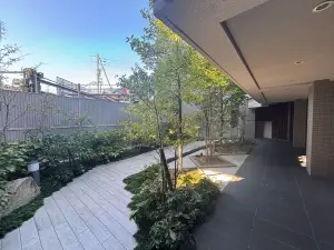 プレミスト茶屋ヶ坂駅前