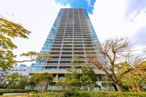 ＧＬＯＢＡＬ　ＦＲＯＮＴ　ＴＯＷＥＲ