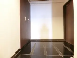 ロワ・ヴェール岡本