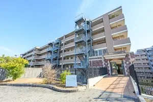 クイーンズ・ガーデン　ヒルトップ・レジデンス