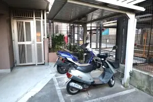 ミニバイク置場 月額1000円（空き状況はお問合せください）