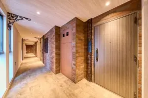 バースシティ横浜大通り公園