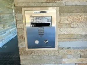 TVモニター付きオートロックシステム　不審者や勧誘員などの建物内立ち入りを防止します