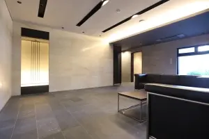 オーヴィジョン平尾