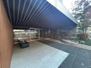 プレミスト茶屋ヶ坂駅前