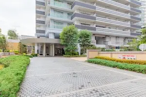 Ｗ　Ｃｏｍｆｏｒｔ　Ｔｏｗｅｒｓ　ＷＥＳＴ