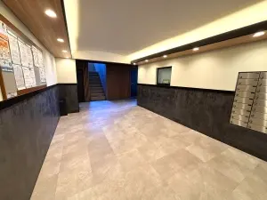 落ち着いた雰囲気のロビー