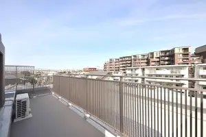 ルーフテラスから見た北西側の眺望（眺望は永続的に保証されるものではありません）