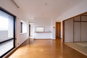 グローサス朝霞台