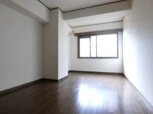 ロワ・ヴェール岡本