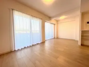 ライオンズヒルズ泉中央