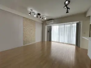 エム・ブランド越谷ＧＡＭＯ