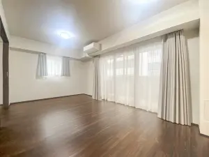 プレサンスロジェ栄