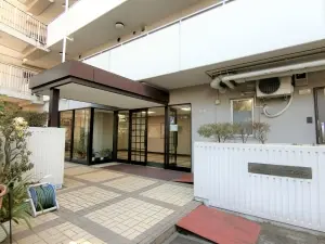 アプローチには屋根があるため雨の日でも落ち着いて外出できます