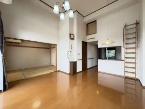 ライオンズヴィアーレ鹿山A棟