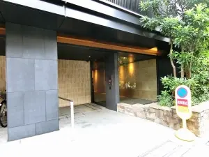 エントランス前