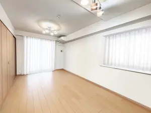 床暖房付きのリビングダイニング(CGで作成したリフォームイメージです。)