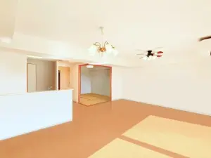 リーデンススクエア八田