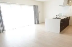 サーパス中今泉