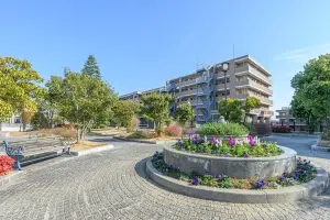 クイーンズ・ガーデン　ヒルトップ・レジデンス