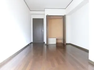 ロワ・ヴェール岡本