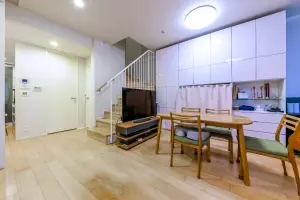 ＬＡＹＥＲＳ　ＨＯＵＳＥ　杉並　善福寺川公園