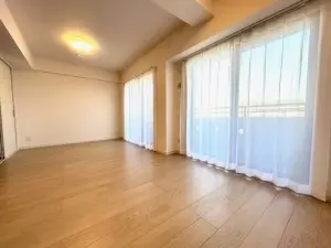 ライオンズヒルズ泉中央