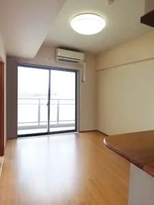 センチュリー・リバーサイド