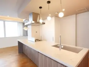 ディーグラフォート大阪Ｎ．Ｙ．タワーＨＩＧＯＢＡＳＨＩ