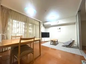 採光を室内に取り込みやすい横長のリビングダイニング