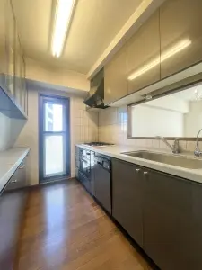 サンパーク高岳駅前