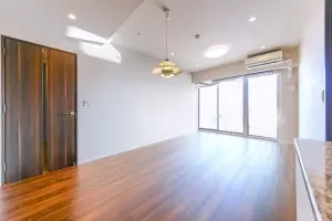 ＧＬＯＢＡＬ　ＦＲＯＮＴ　ＴＯＷＥＲ