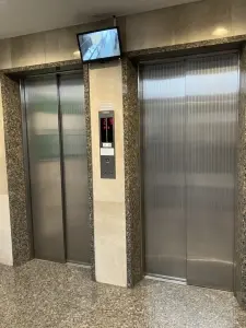 モリス日暮里駅前